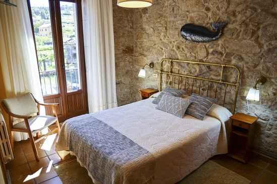 Habitación doble con balcón vistas al pueblo